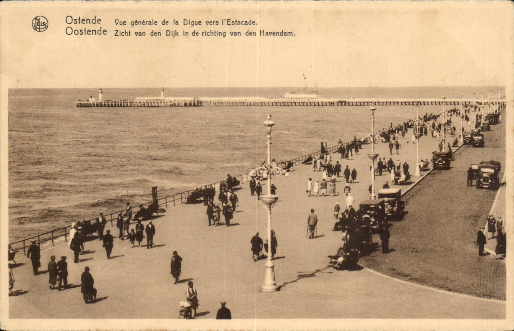 CPA Belgium Ostend View of the dam towards the pier