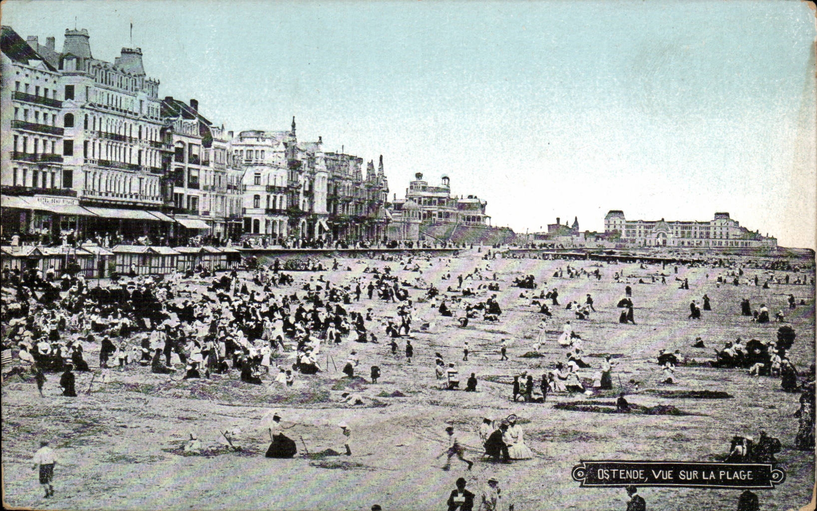 CPA Belgium Ostend Seen on the beach