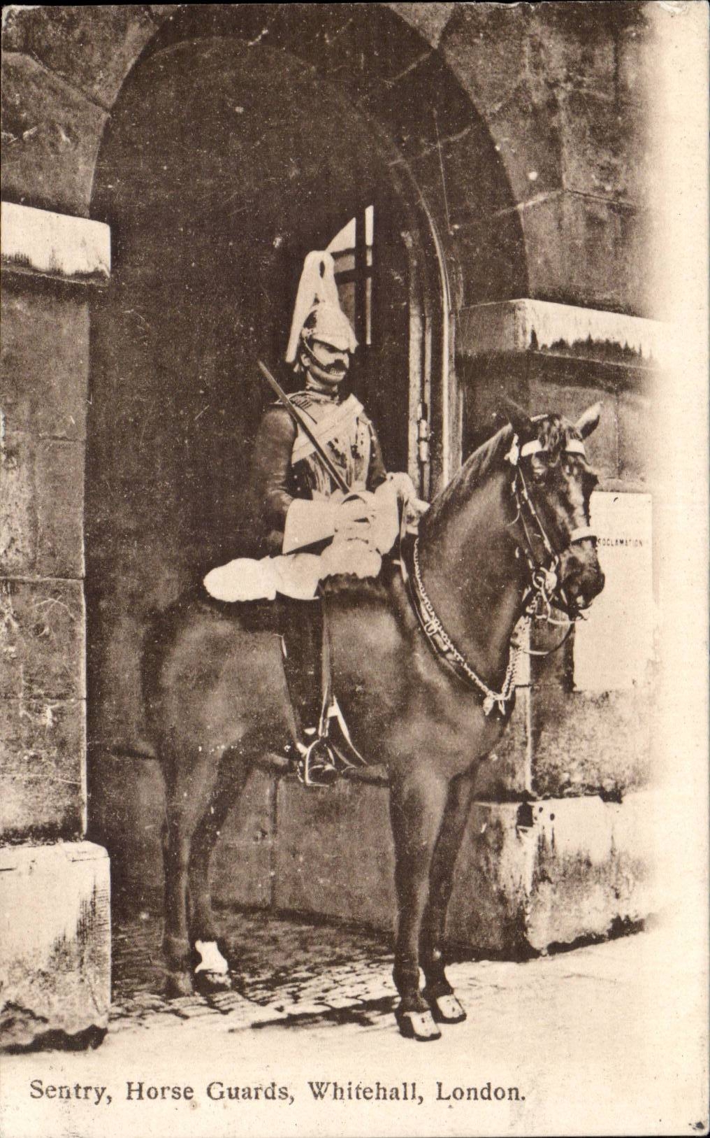 Der Wache-Pferdenschutz Whitehall London (Uniform) Konigreich-Grossbritannien CPA