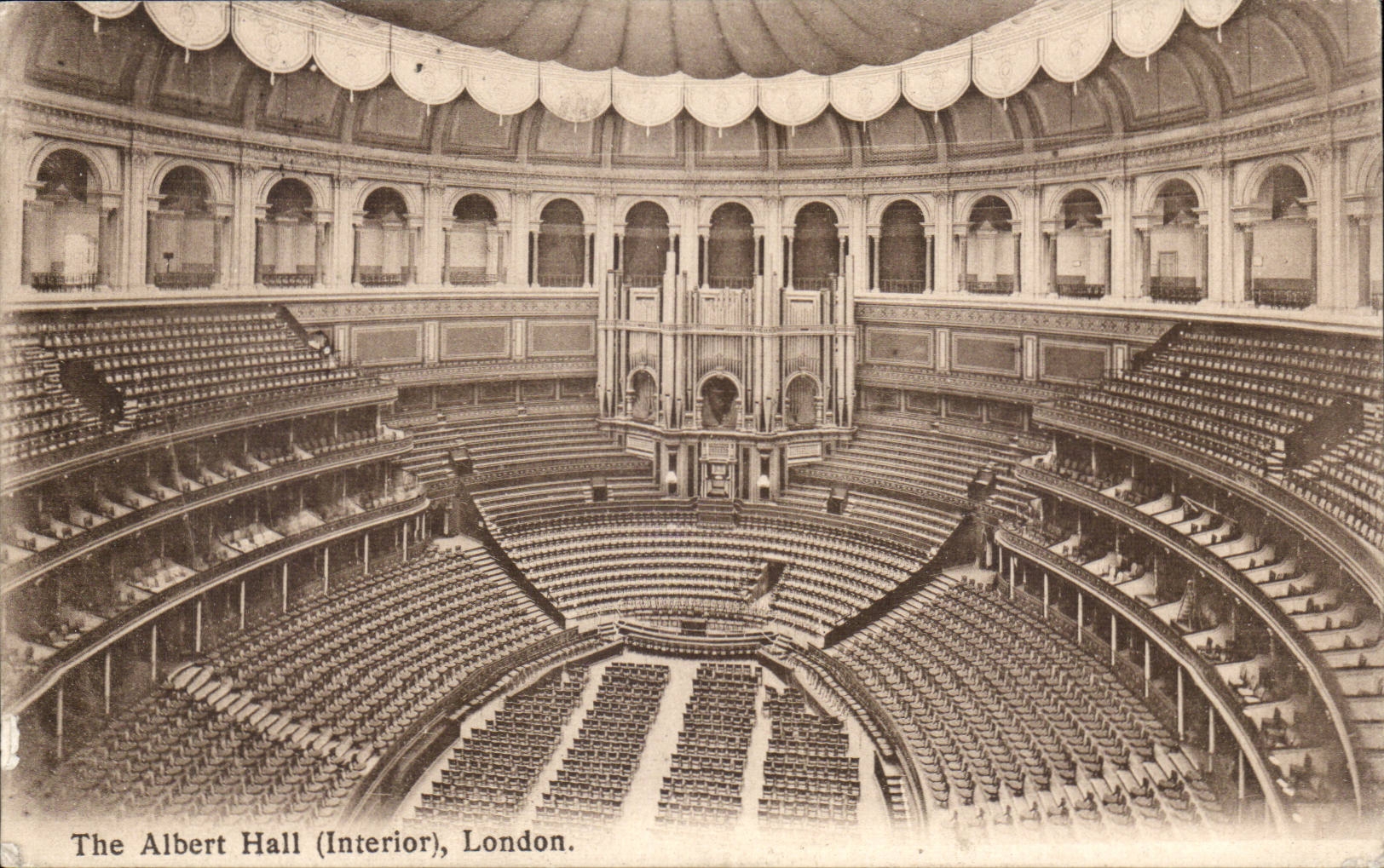The United Kingdom Great Britain CPA London The Albert Hall (interior)