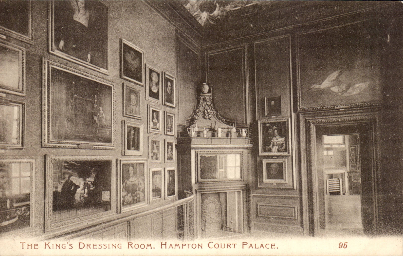 The United Kingdom Great Britain CPA London Hampton short de luxe hotel The king' S dressingroom room