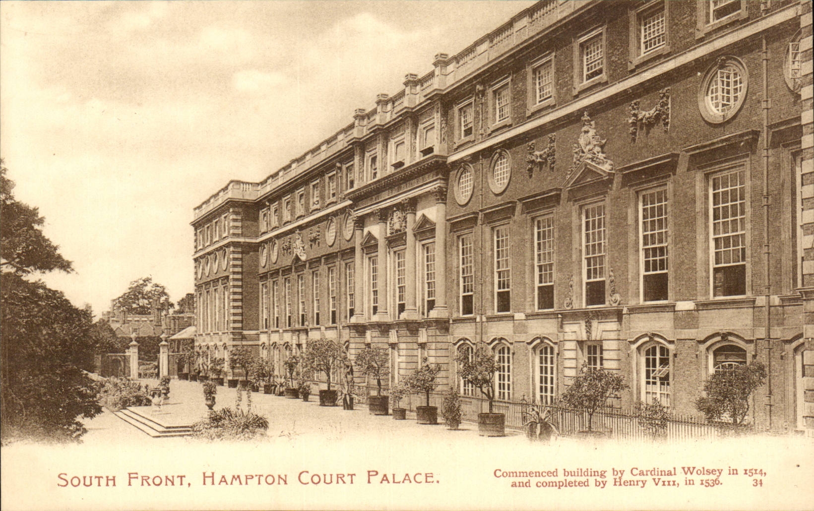 The United Kingdom Great Britain CPA London Hampton short de luxe hotel South face