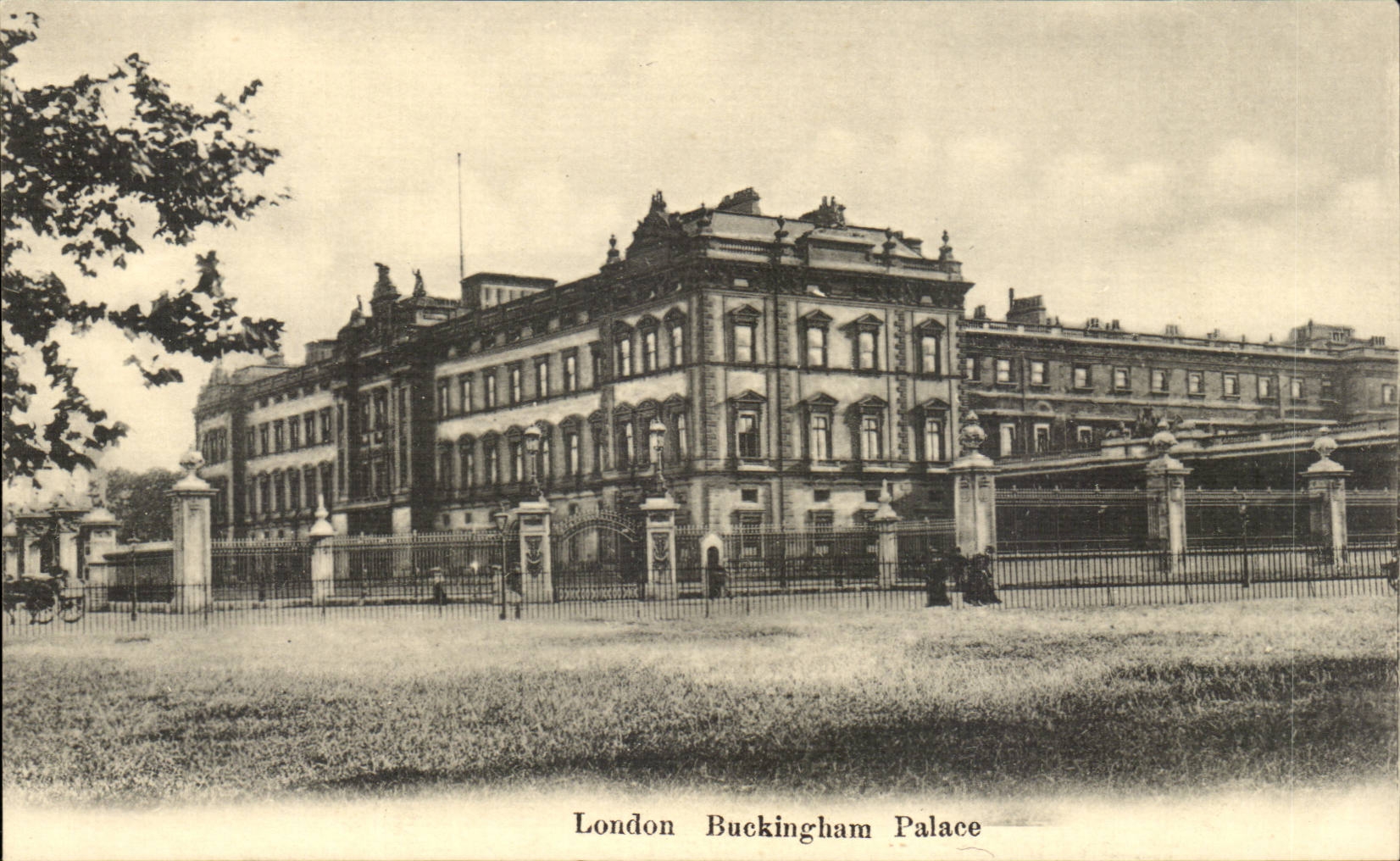 The United Kingdom Great Britain CPA London London Buckingham Palace