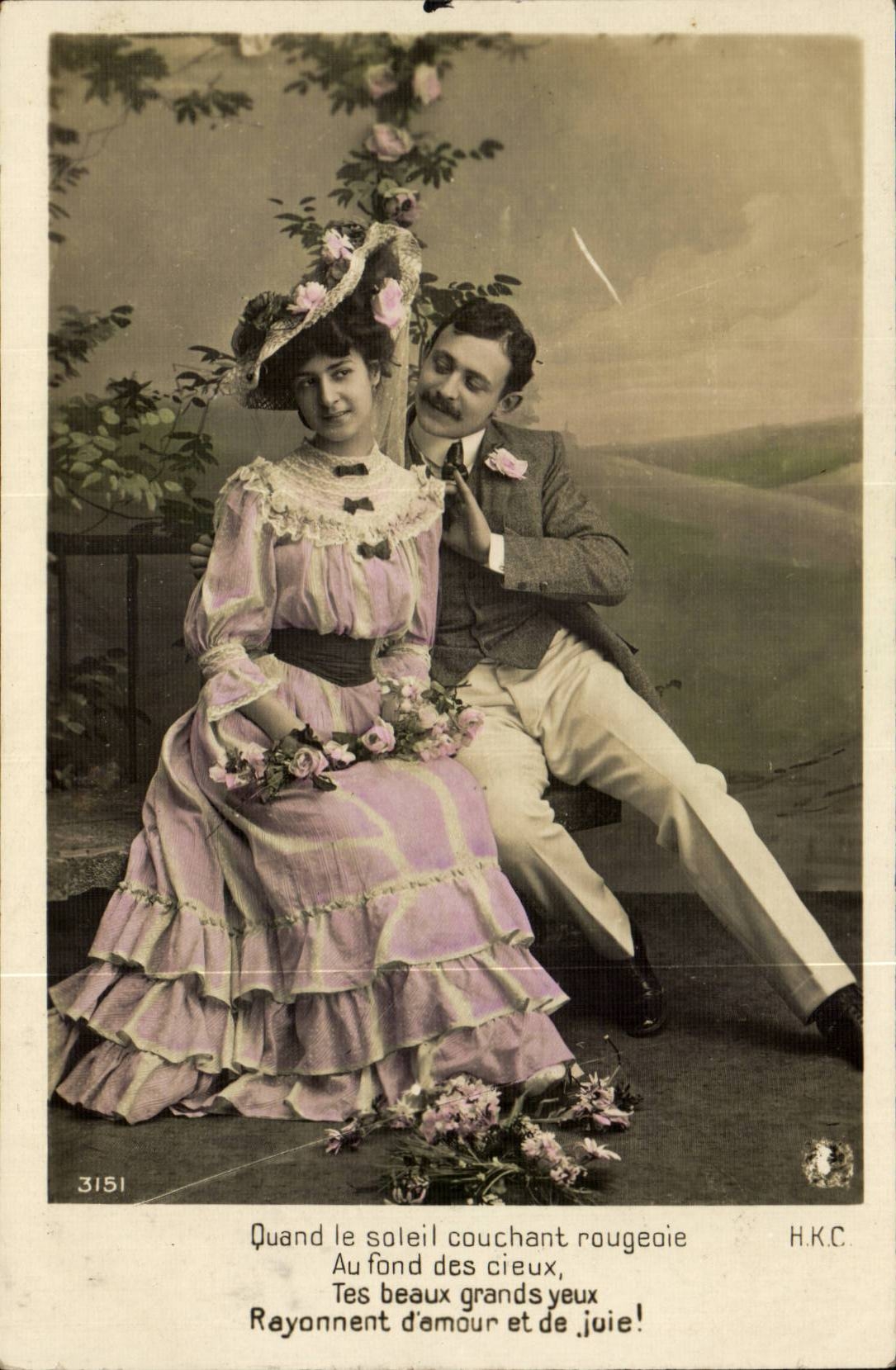 Fantaisie - Couple - Quand le soleil couchant rougeoie aux fond des cieux - CPA -