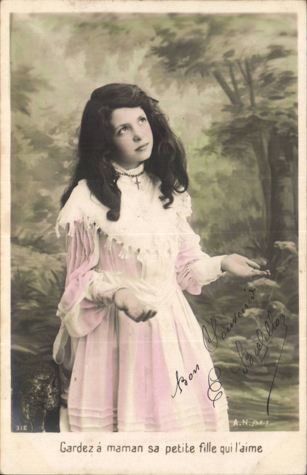 Fantasy - Enafnt - Keep has Maman her small daughter who I like - breathtaking little girl - CPA