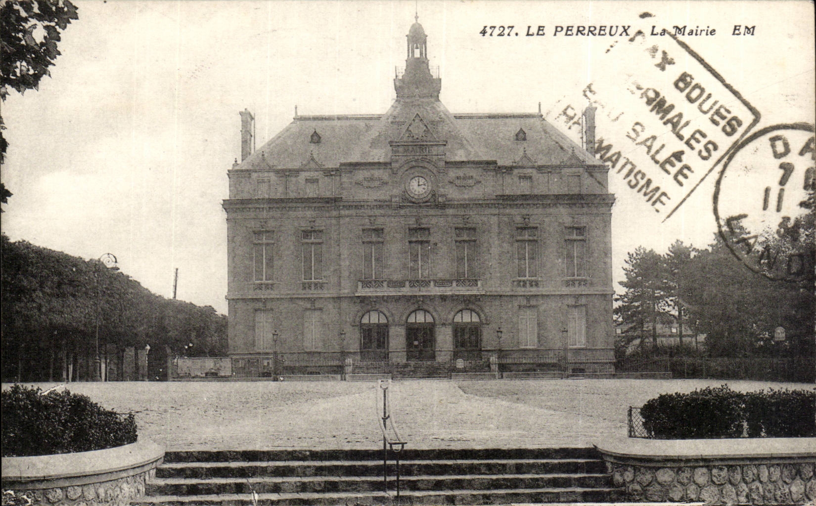 Perreux CPA the town hall