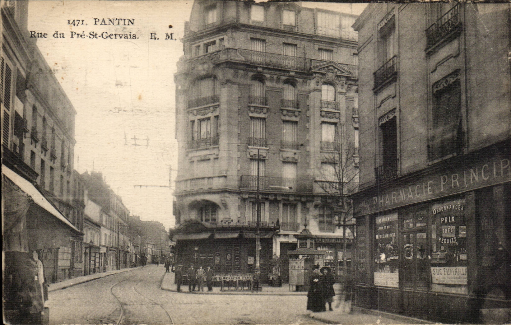 Puppet CPA Street of Pre Saint Gervais (pharmacy)