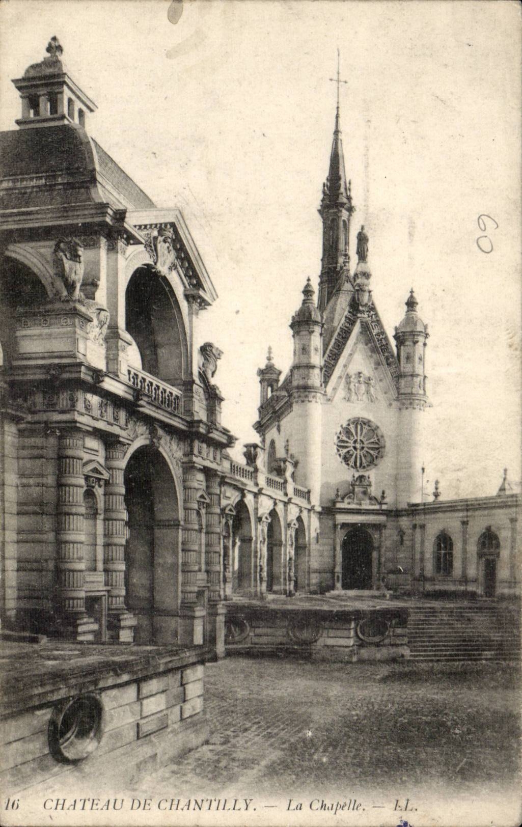 CPA Castle of Chantilly the vault