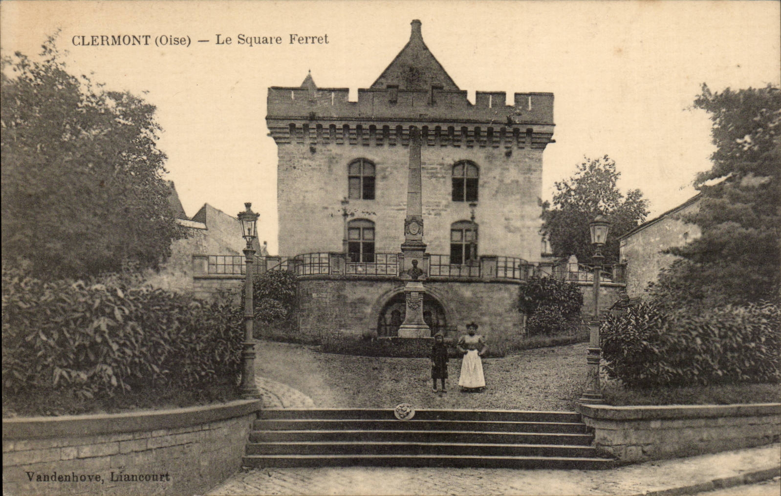 Clermont CPA the public garden Tag