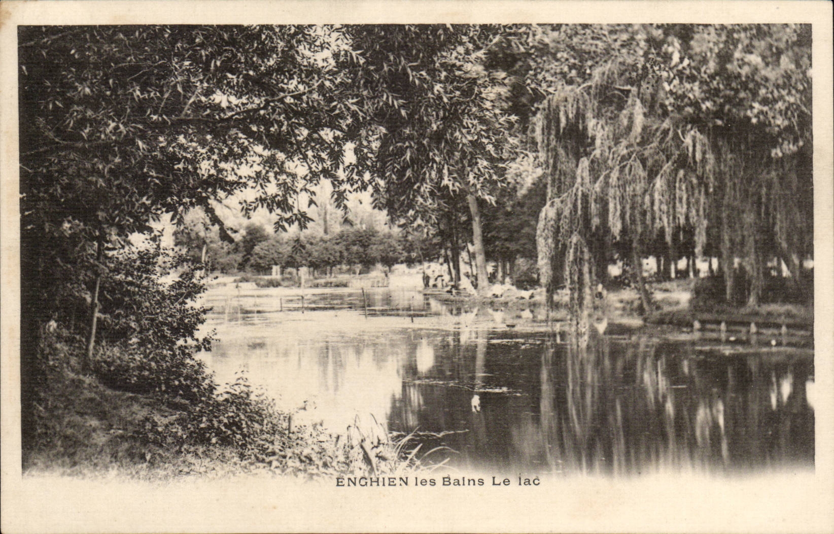 Enghien les Bains CPA the lake