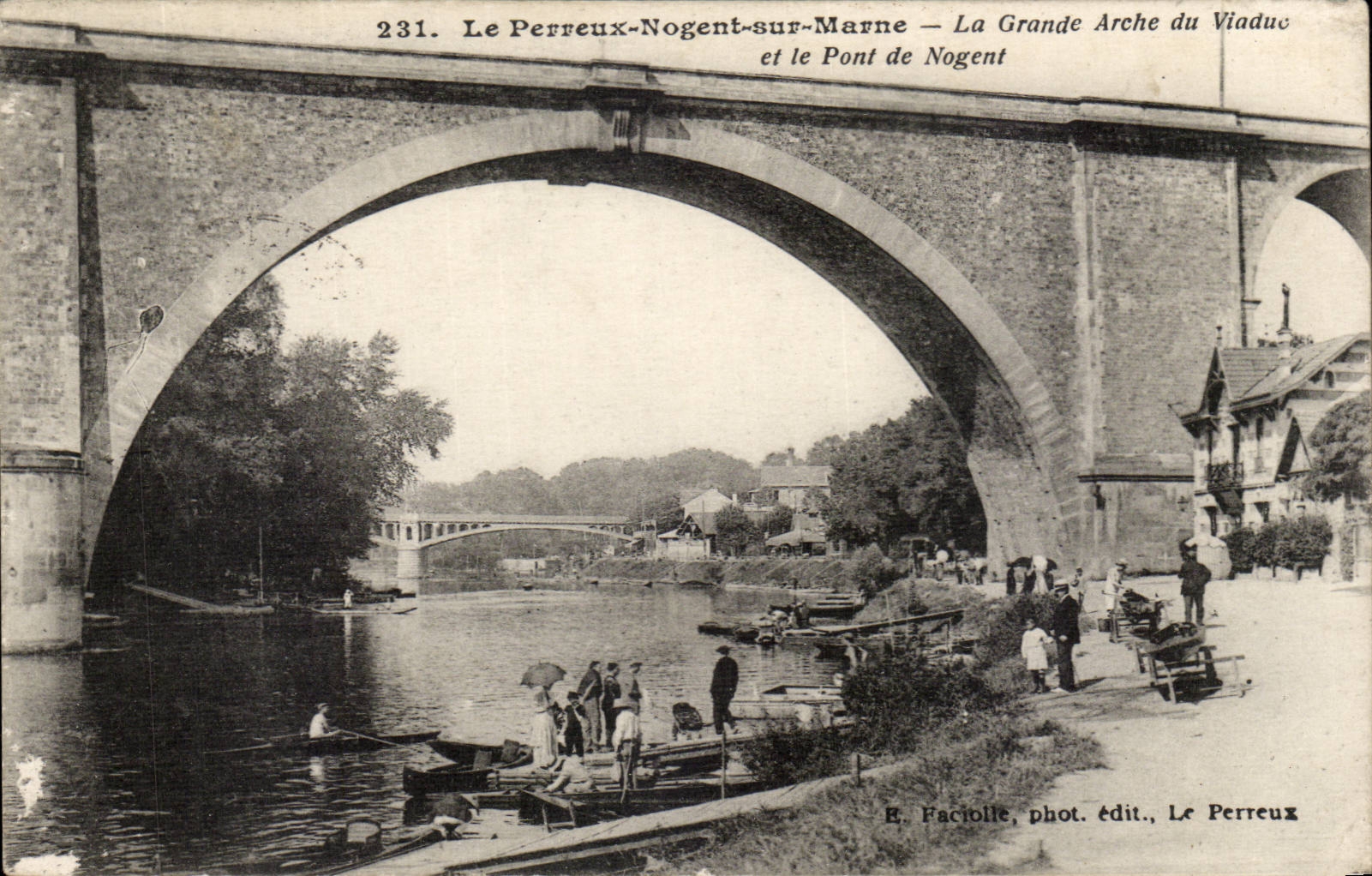 Perreux Nogent on the Marne CPA the large arch of the viaduct and the bridge of Nogent
