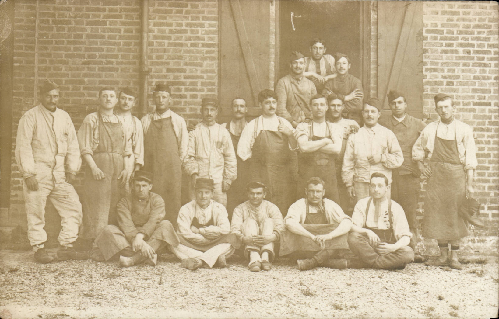 Real photo Soldiers militaria Regiment