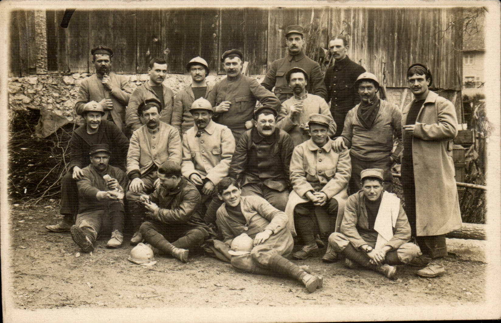 Real photo Soldier militaria (Courdesseyre)