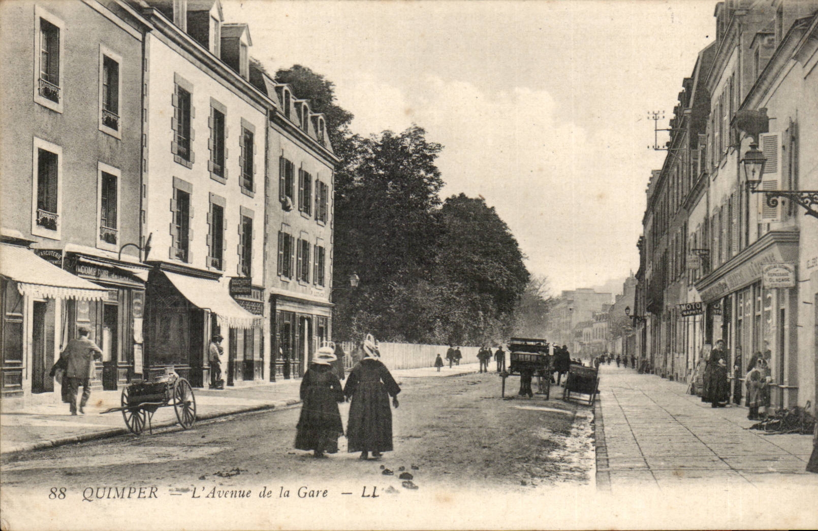 Quimper CPA the avenue of the station