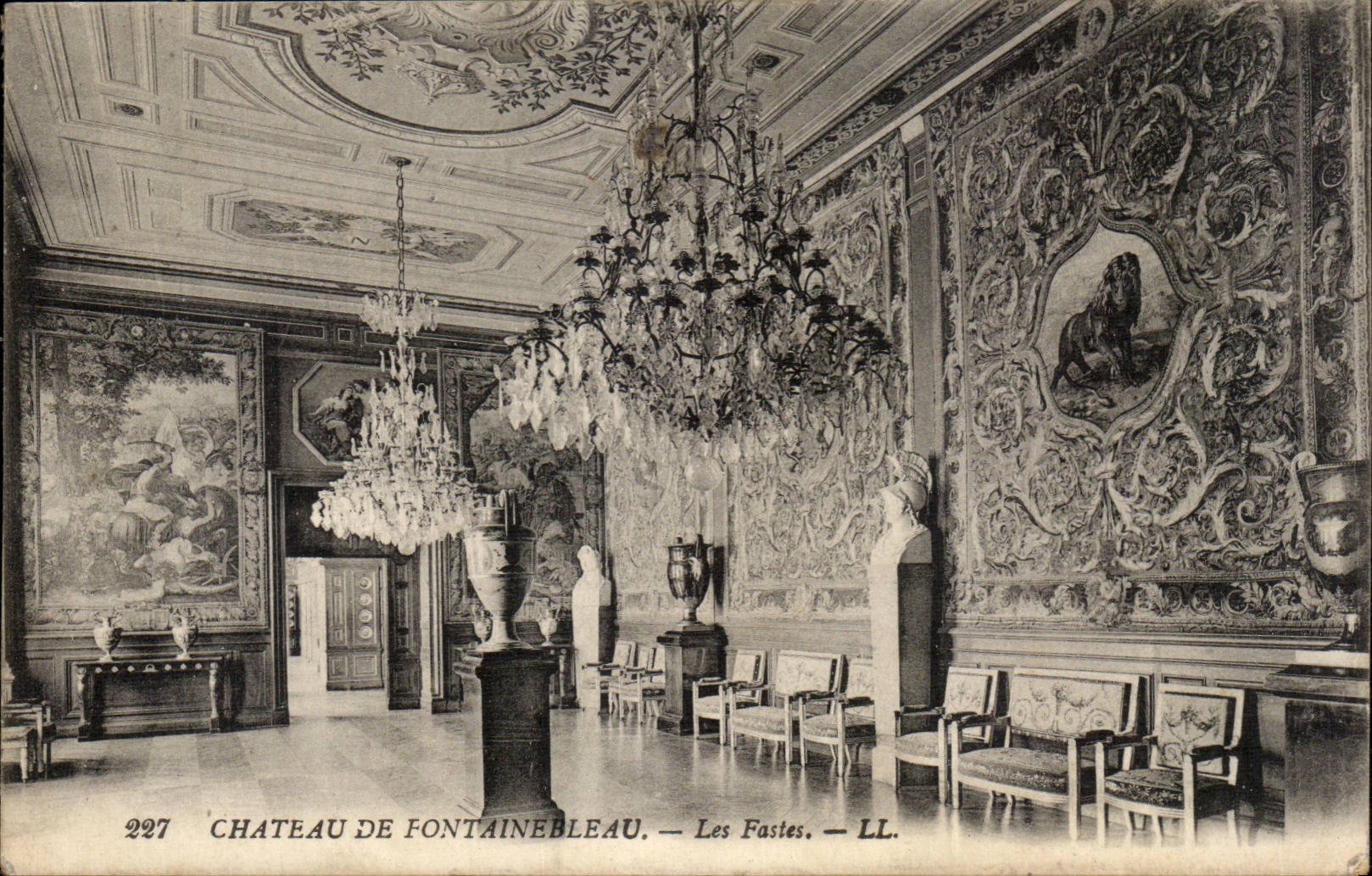 Fontainebleau - the Castle - Records - CPA