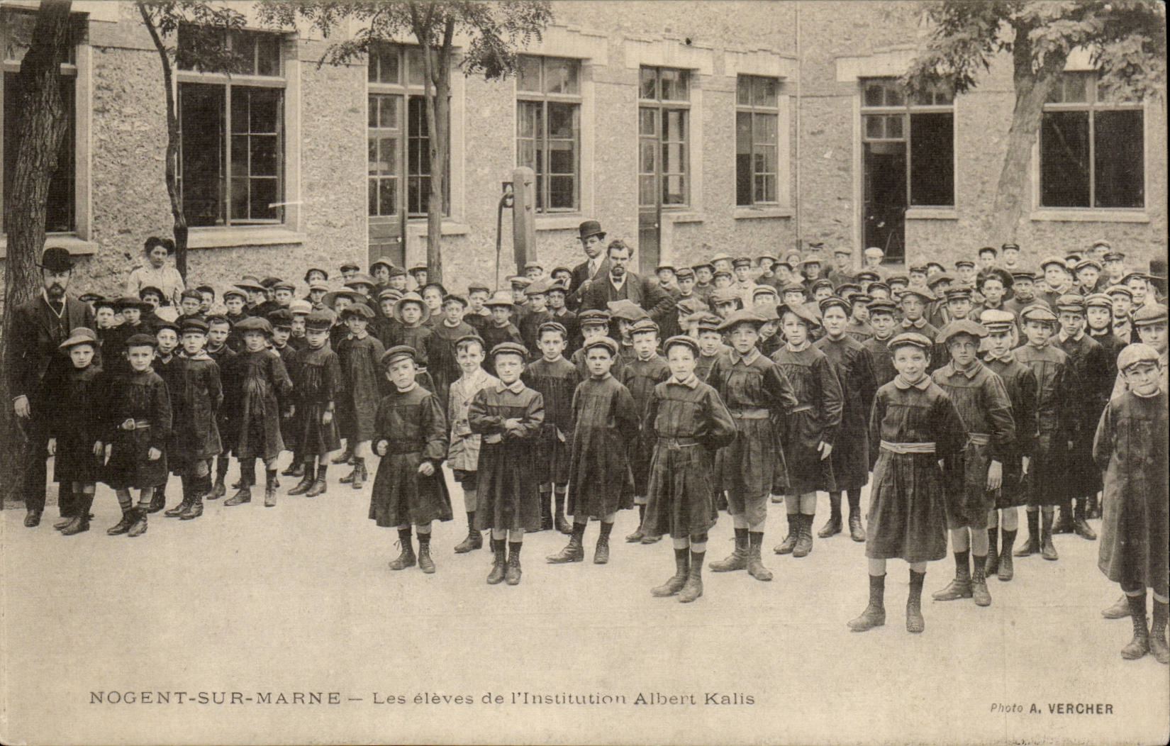 Nogent sur Marne CPA Les eleves de l'institution Albert Kalis