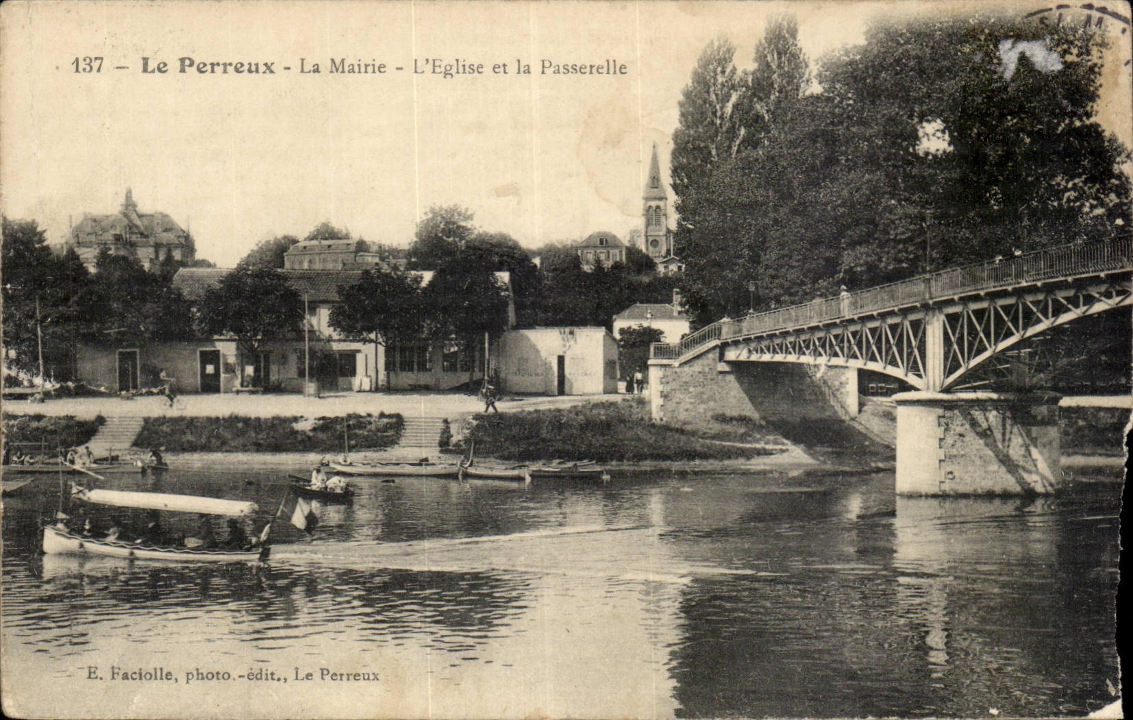 Perreux CPA the church and the footbridge