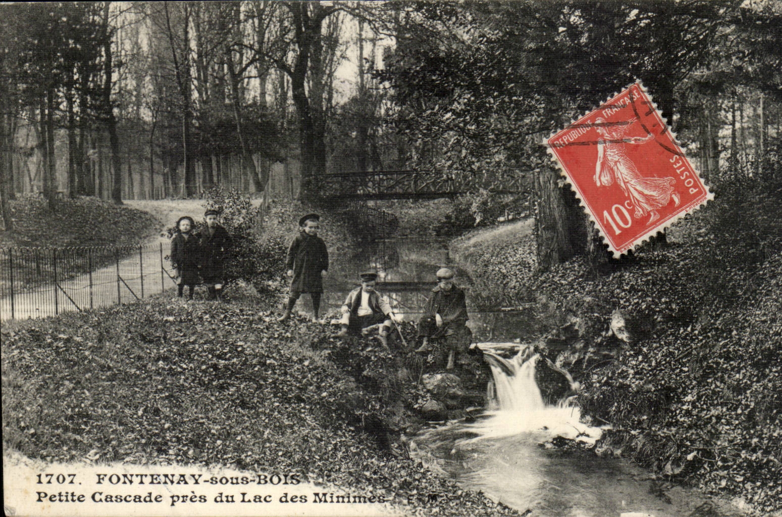 Fontenay under Bois CPA Petite cascades close to the lake of the Tiny ones