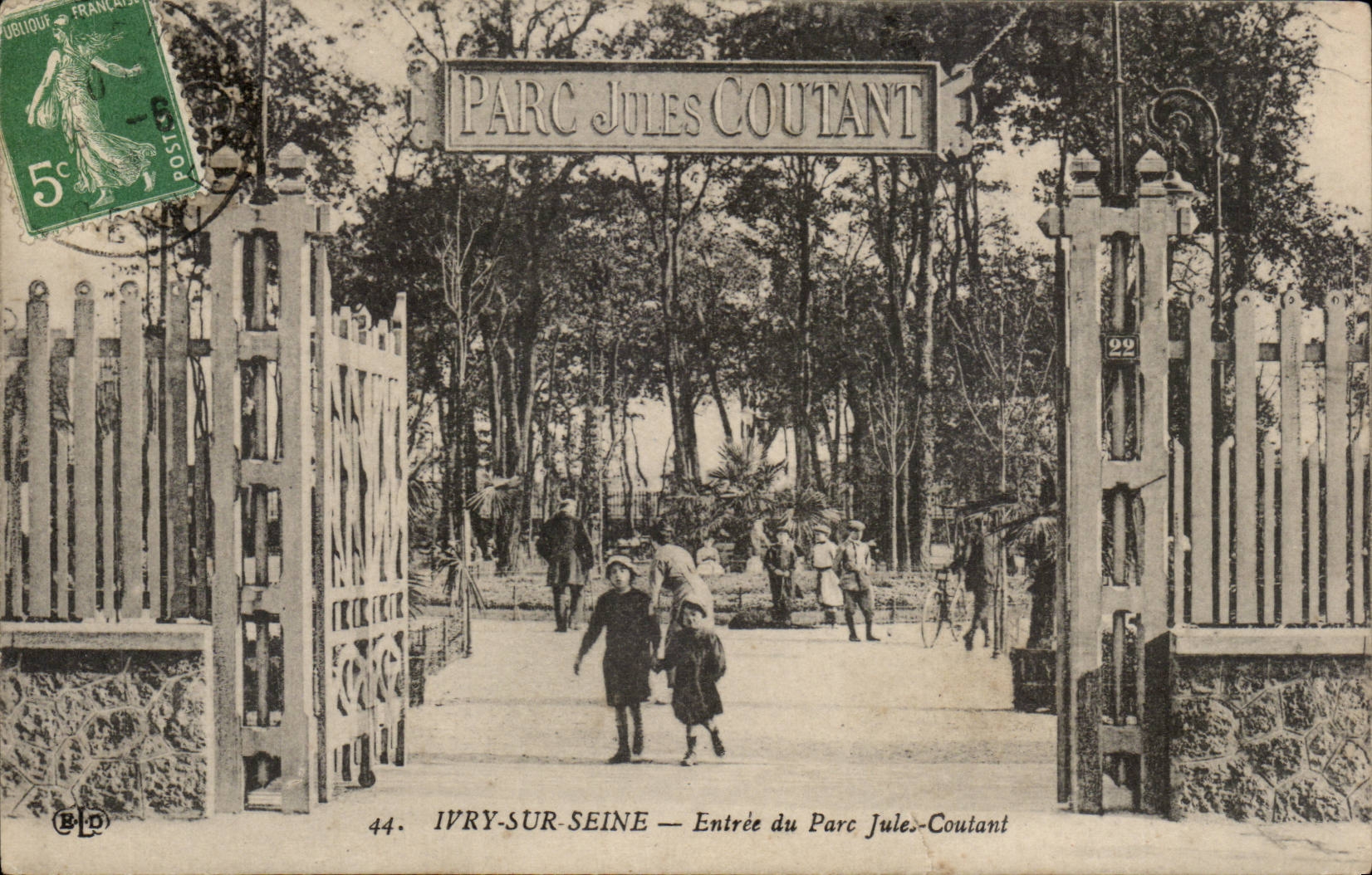 Ivry on the Seine CPA Entrance of Costing the Jules park