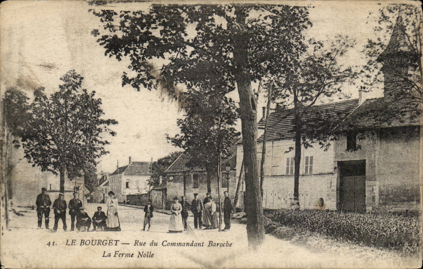 Le Bourget CPA Street of the commander Baroche the Nolle farm