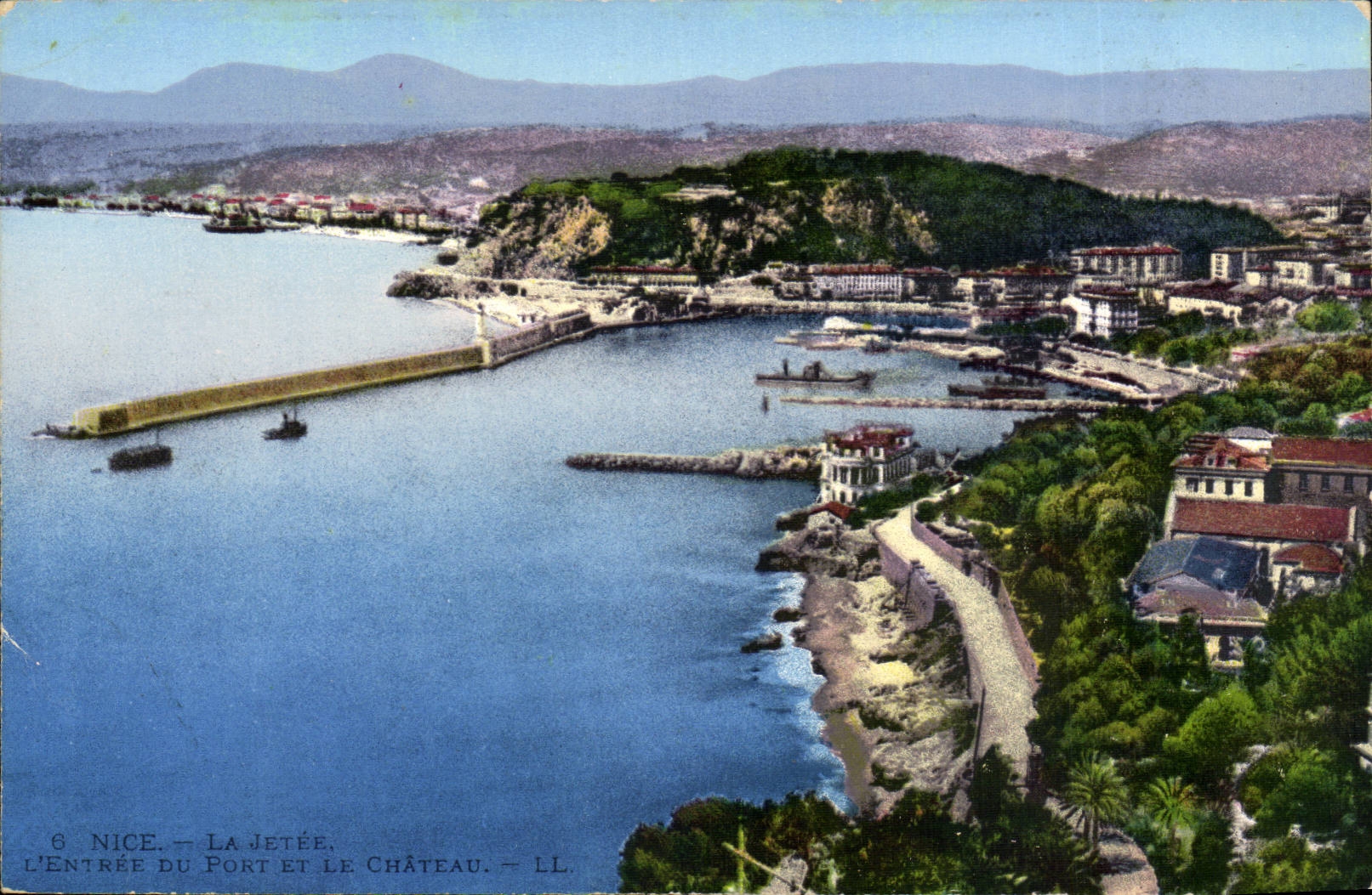 Nettes CPA das Pier Hereinkommen des Hafens und des Schlosses