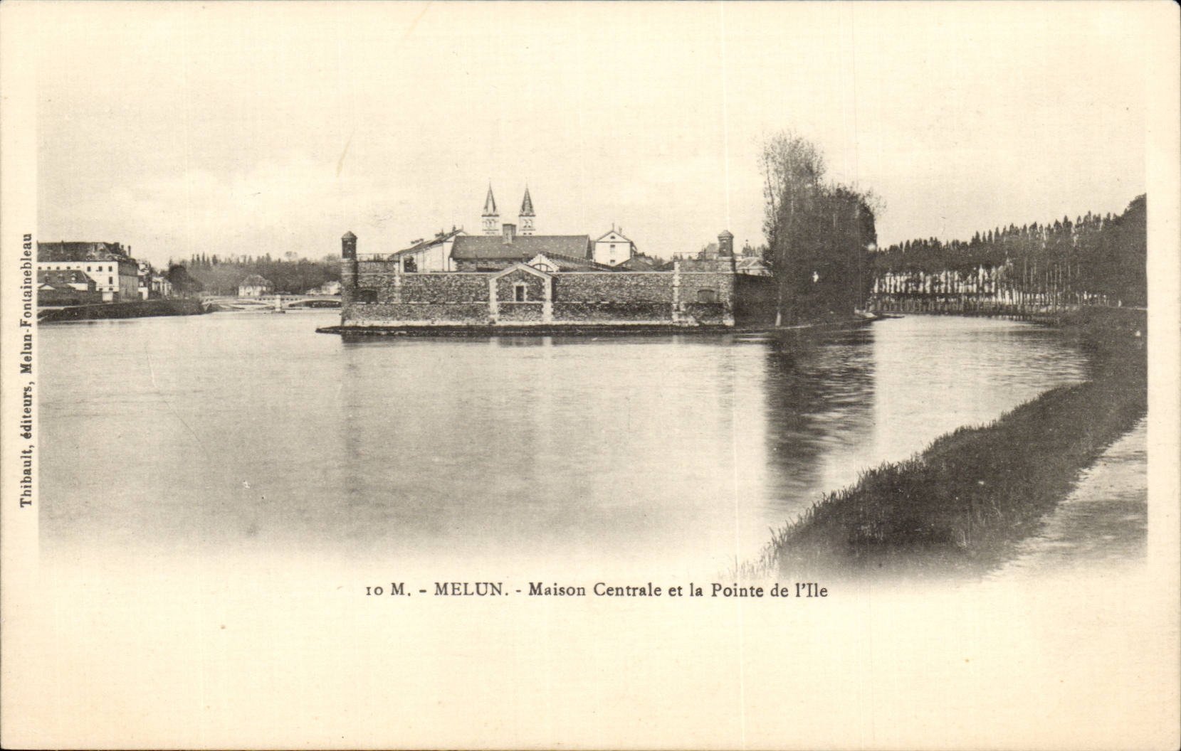 Melun CPA central House and the point of the Island