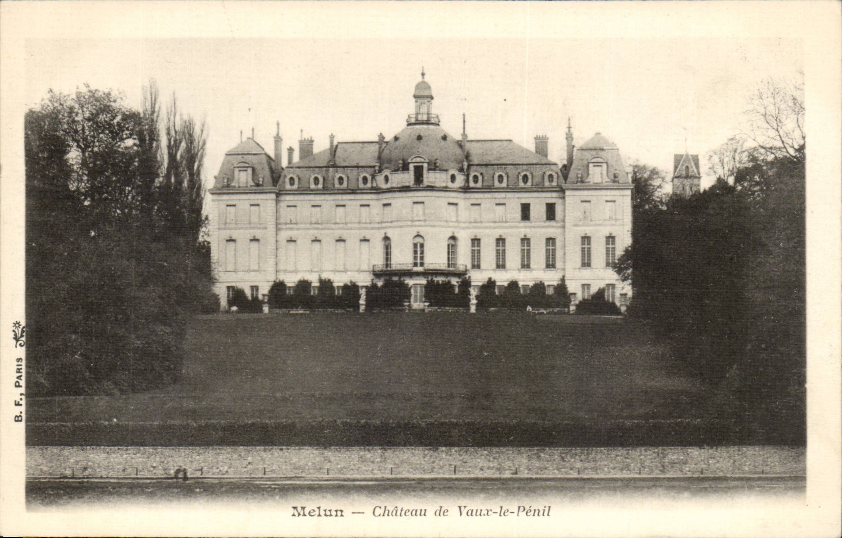 Melun CPA Castle of Vaulx Penil