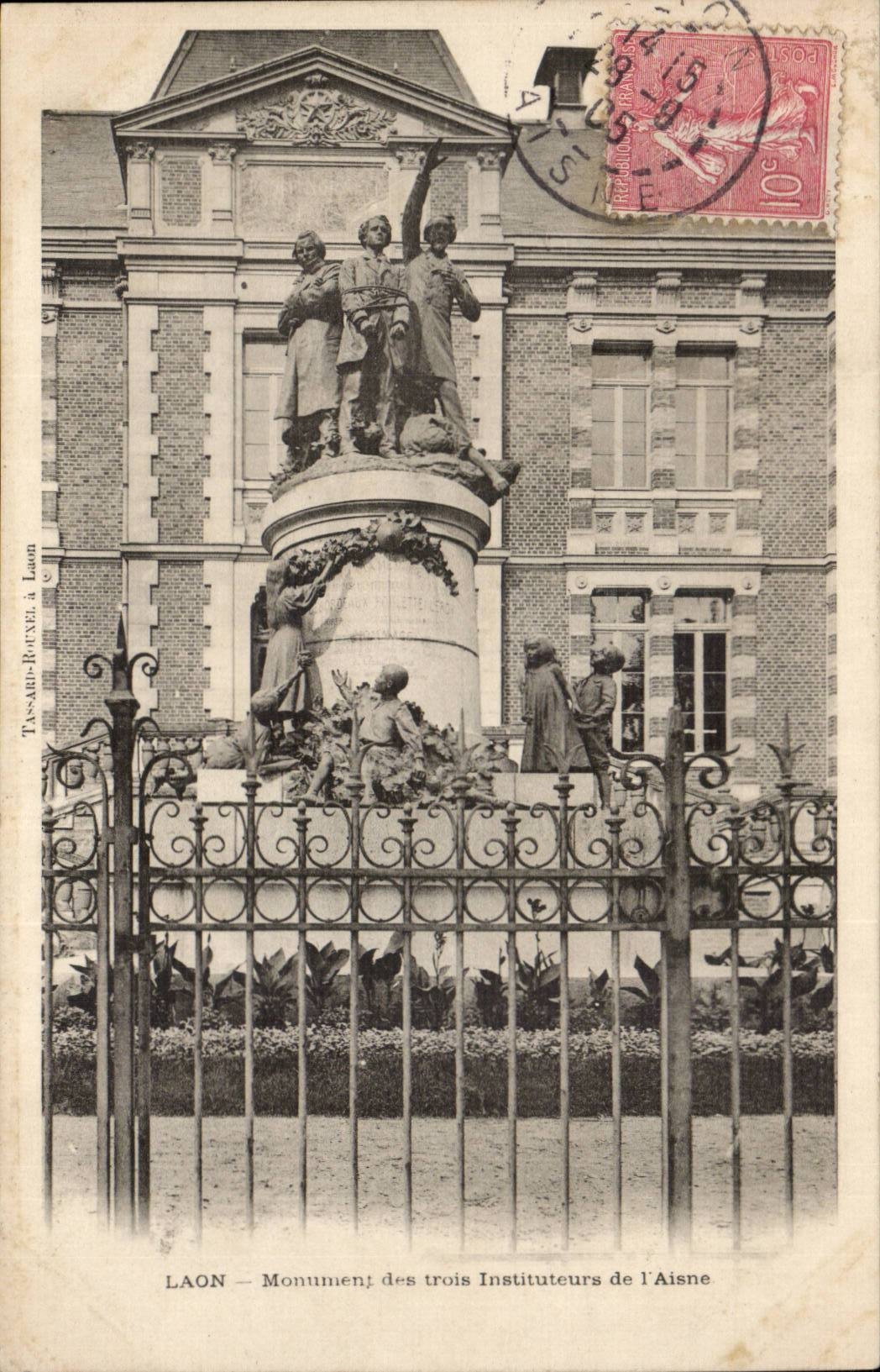 Laon CPa Monument of the three teachers of Aisne
