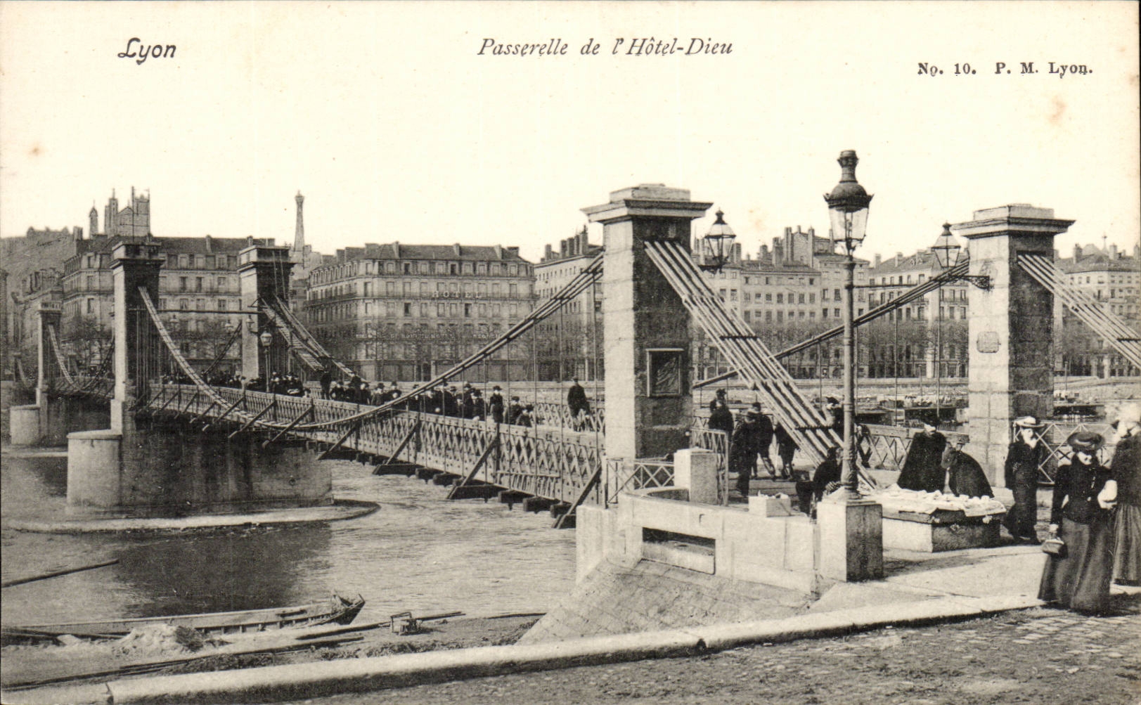 Lyon CPa Footbridge of the hotel God