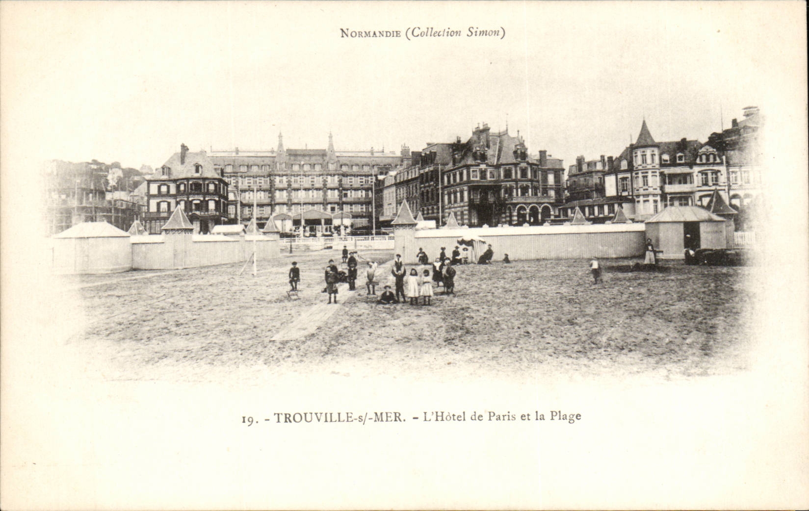 Trouville - the Hotel of Paris and the Beach - CPA