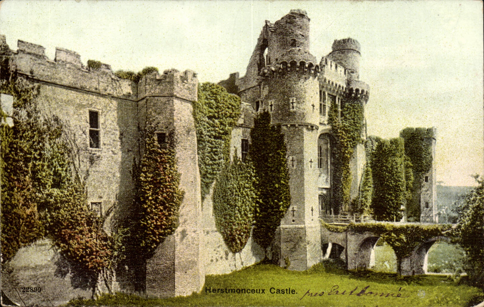 Grande Bretagne Great BRitain CPA Herstmonsceux castle