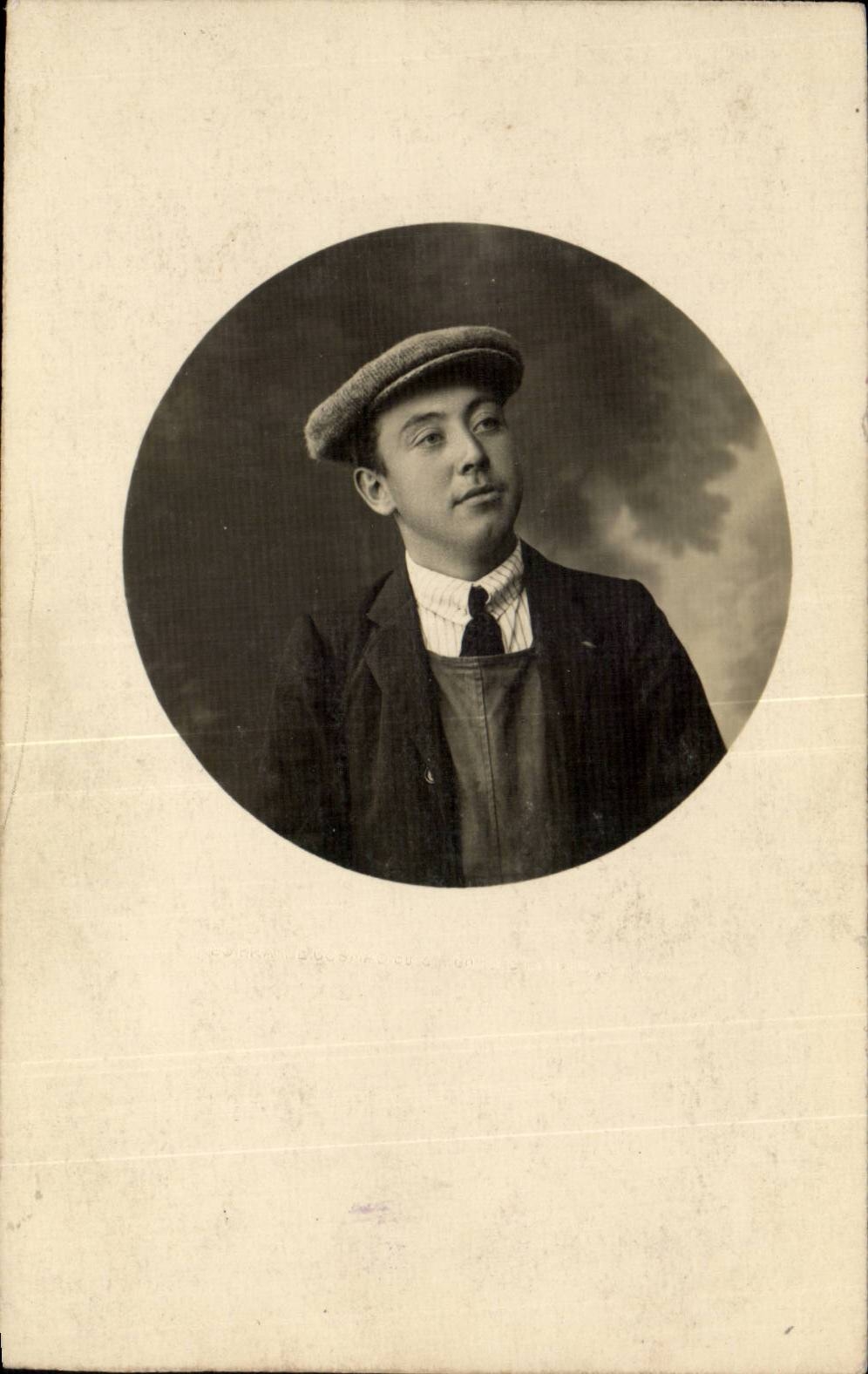 Real photo Homme dest Jacques Vandenkoeck street Loveling Antwerp deposit of Goes up (armed Belgian) 4th squadron St Tricat