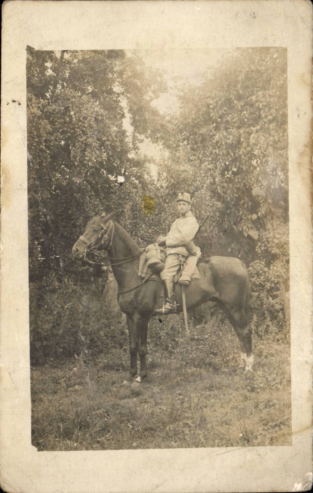 Real photo Militaria Soldat has horse