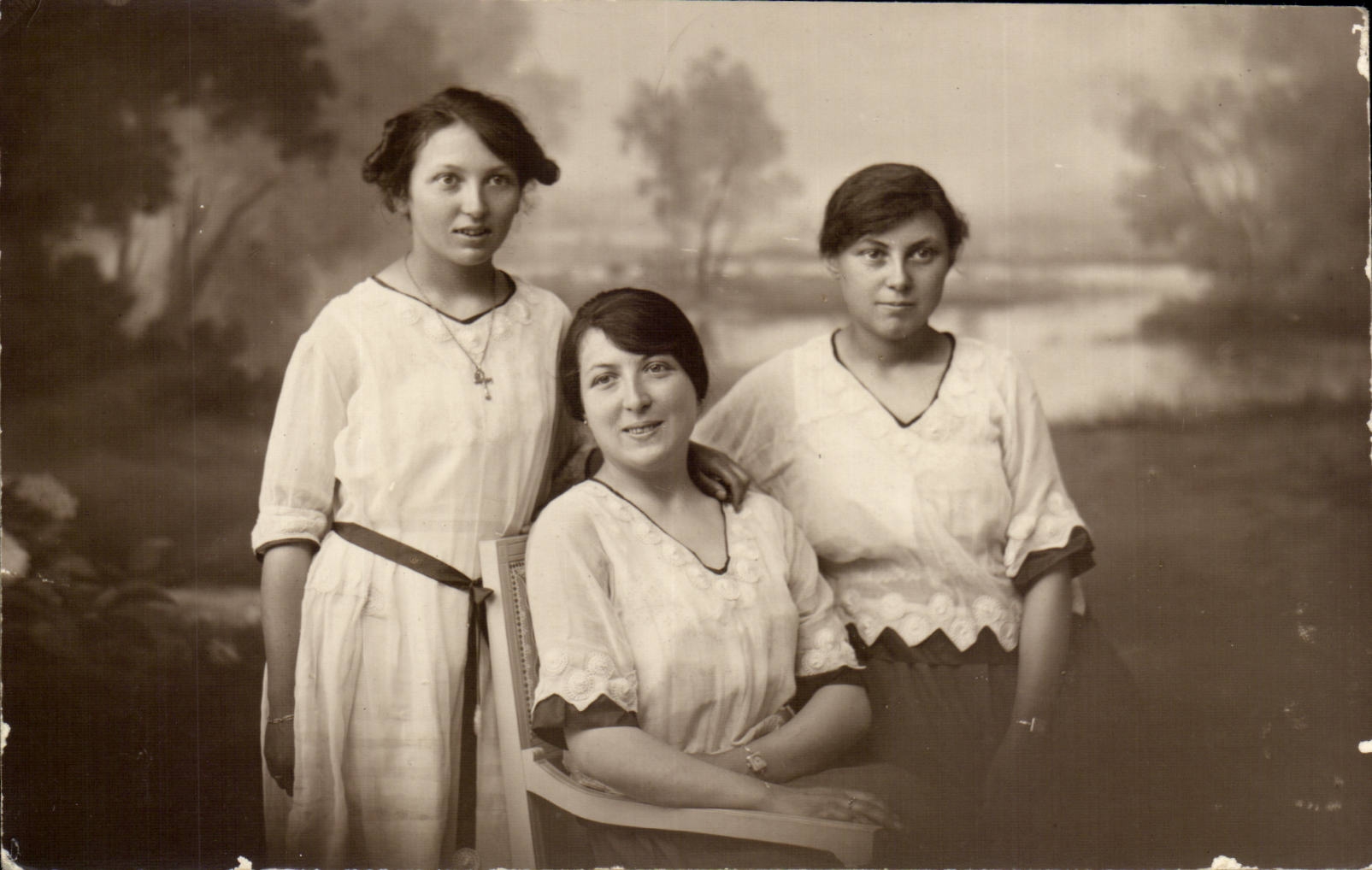 Real photo Folklore young women