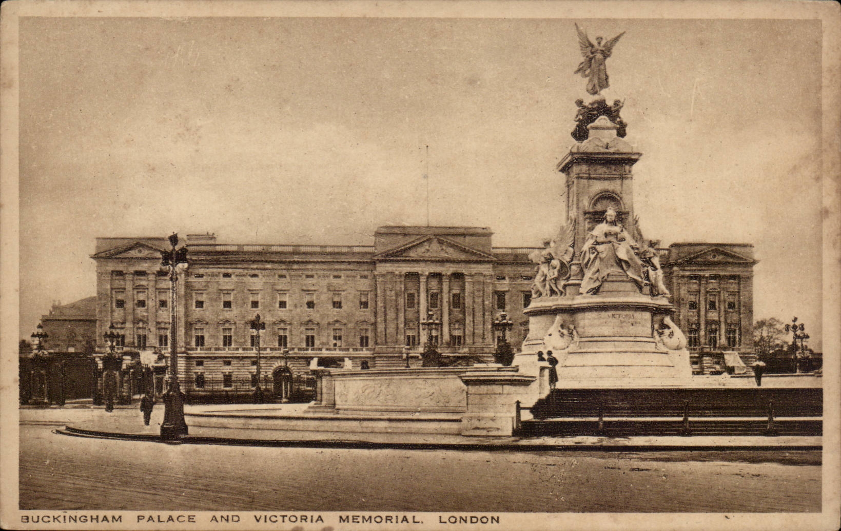 England - England - London - London Buckingham Palace Victoria Memorial - CPA