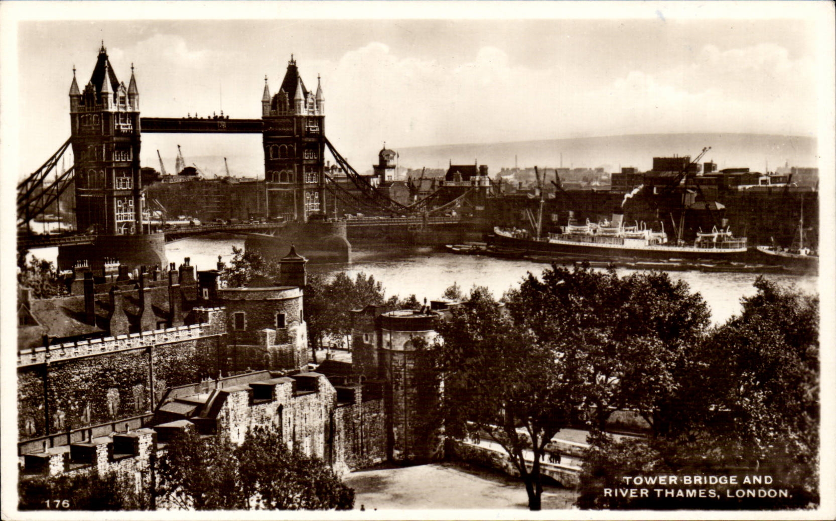 England - England - London - London Tower Bridge and To rivet Thames - CPA