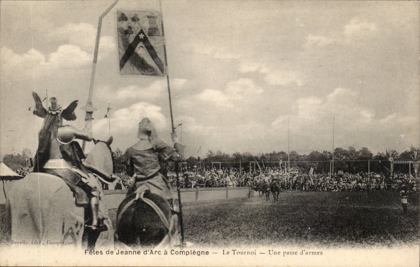 CPA Compiegne Festivals von Jeanne des Bogens das Turnier ein Hauptschlussel der Waffen