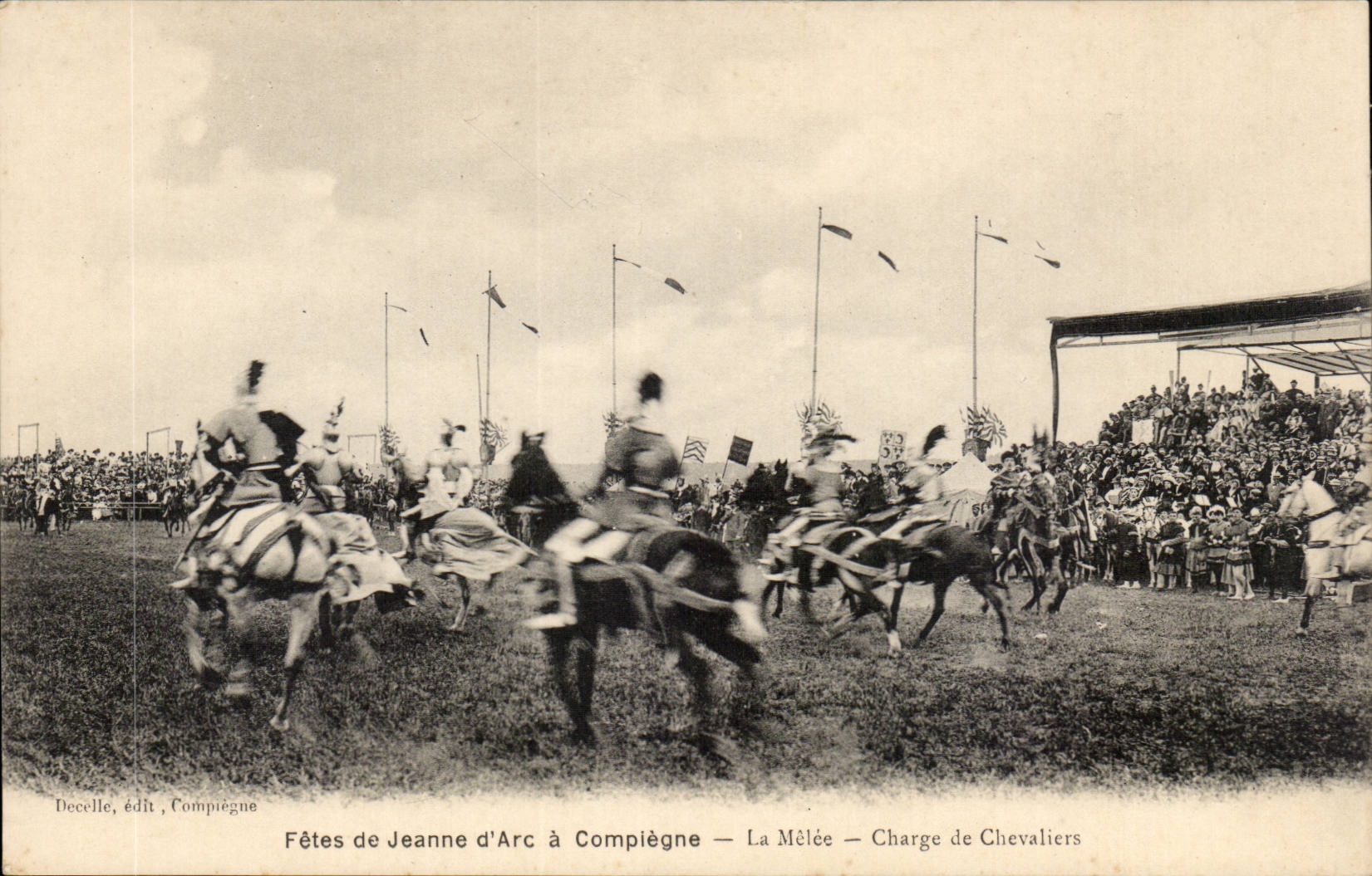 CPA Compiegne die Festivals von Jeanne des Bogens die abgenutzte Stelle ladt Ritter auf