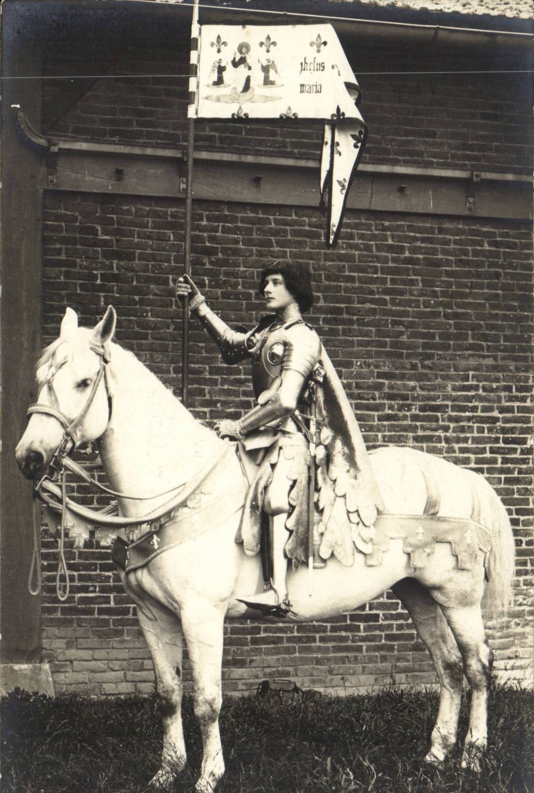 CPA Compiegne Festivals von Jeanne des Bogens