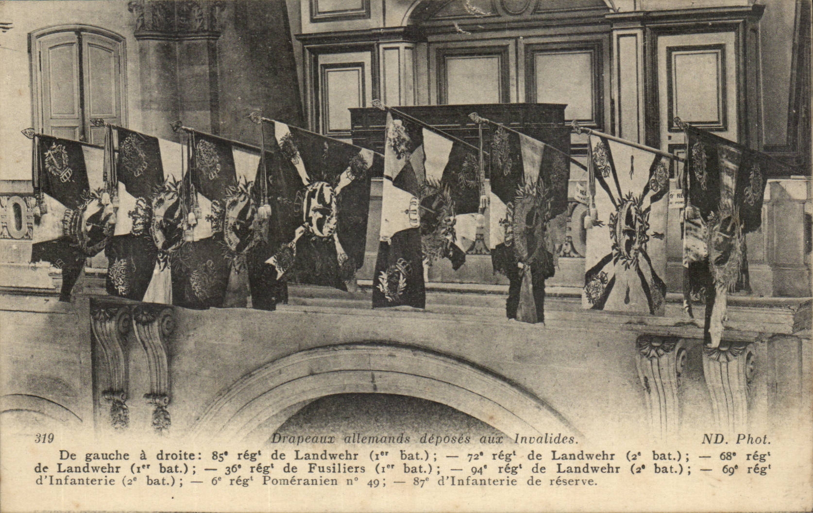 Paris 7 - Flag German demountings on Invalides - CPA