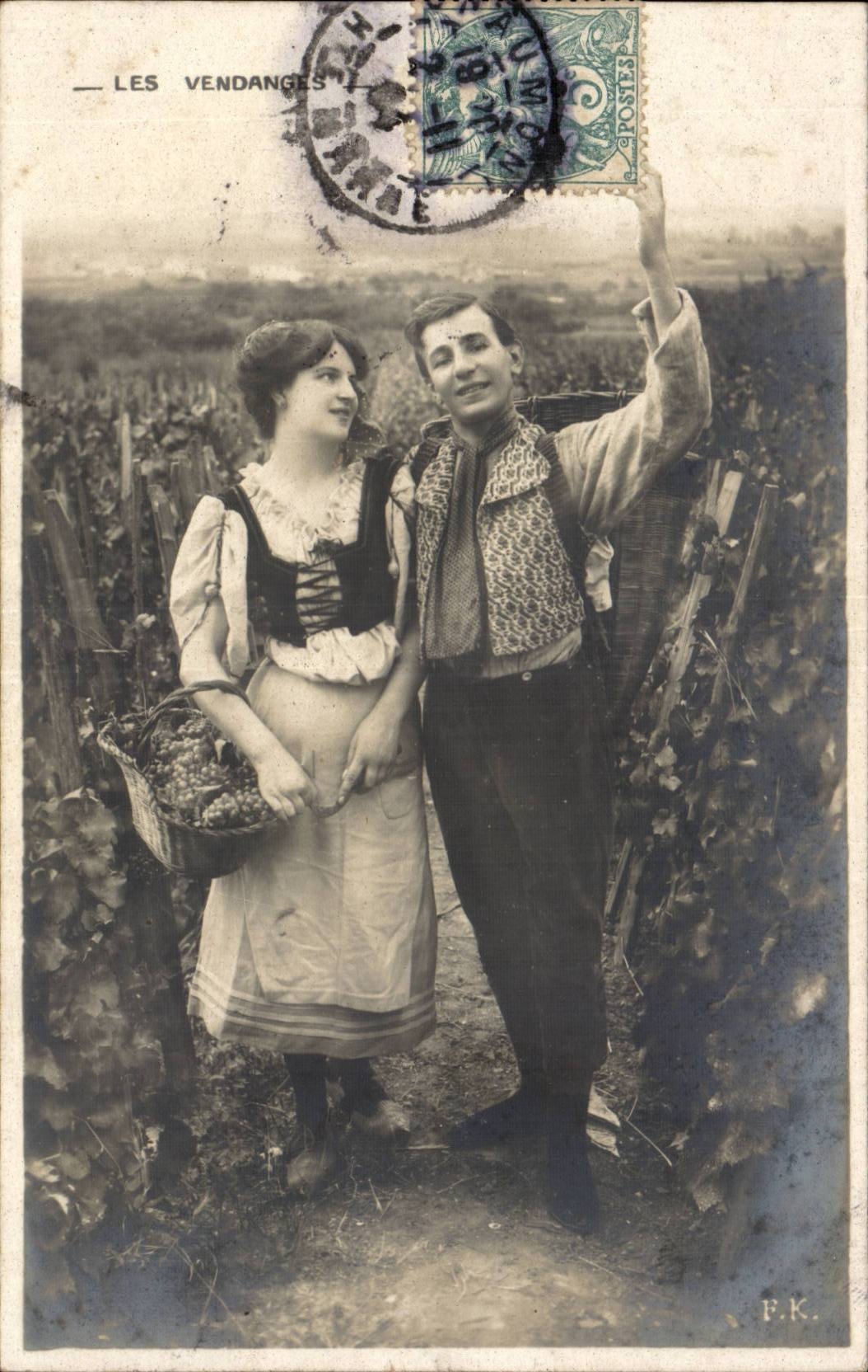 Grape harvest - couple - CPA