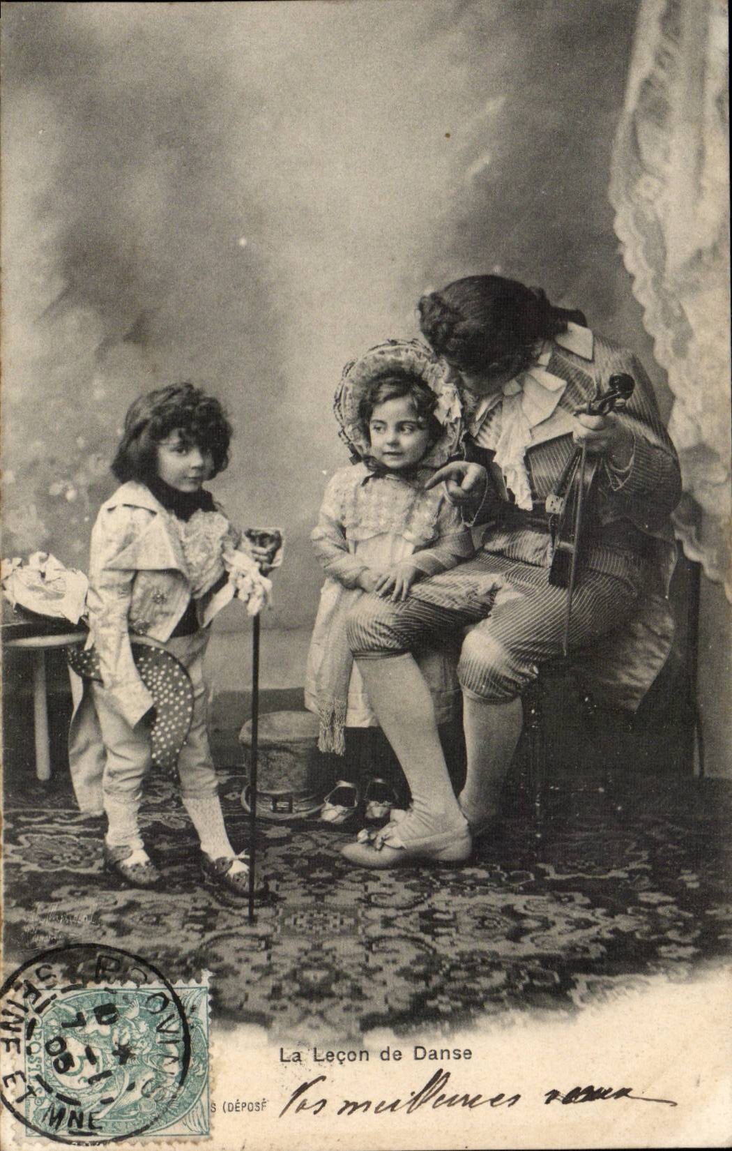 CPA Folklore-Phantasie-Kinder die Lektion des Tanzes