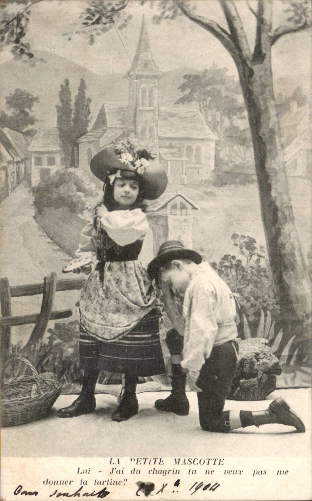 CPA Folklore-Phantasie-Kinder das kleine Maskottchen