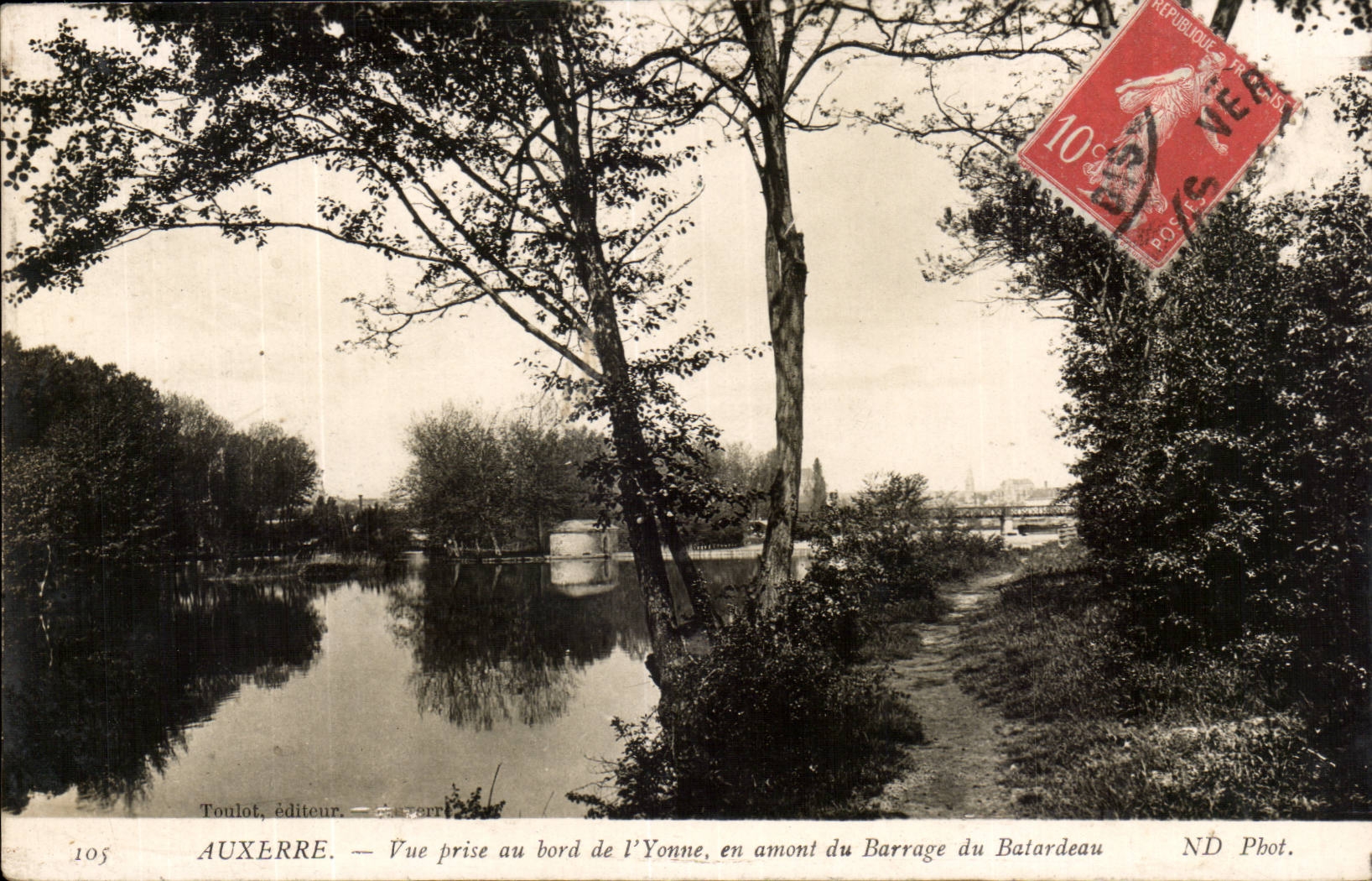 Auxerre CPA gesehen an vom Rand von Yonne stromaufwarts von dem Stoppen der Kisteverdammung