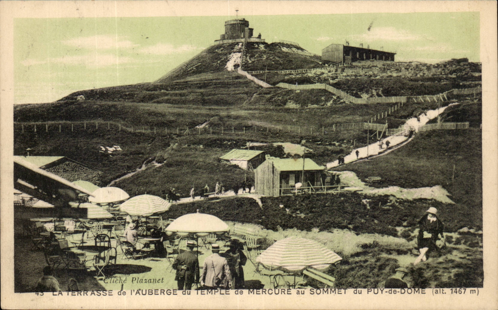CPA Terrace of the inn of the temple of Mecure at the top of Puy de Dome