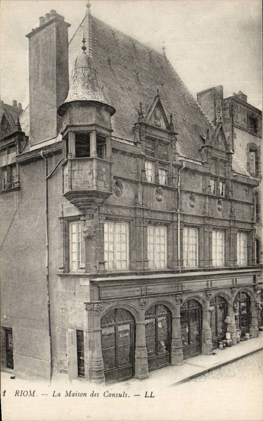 Auvergne CPA Riom La maison des consuls