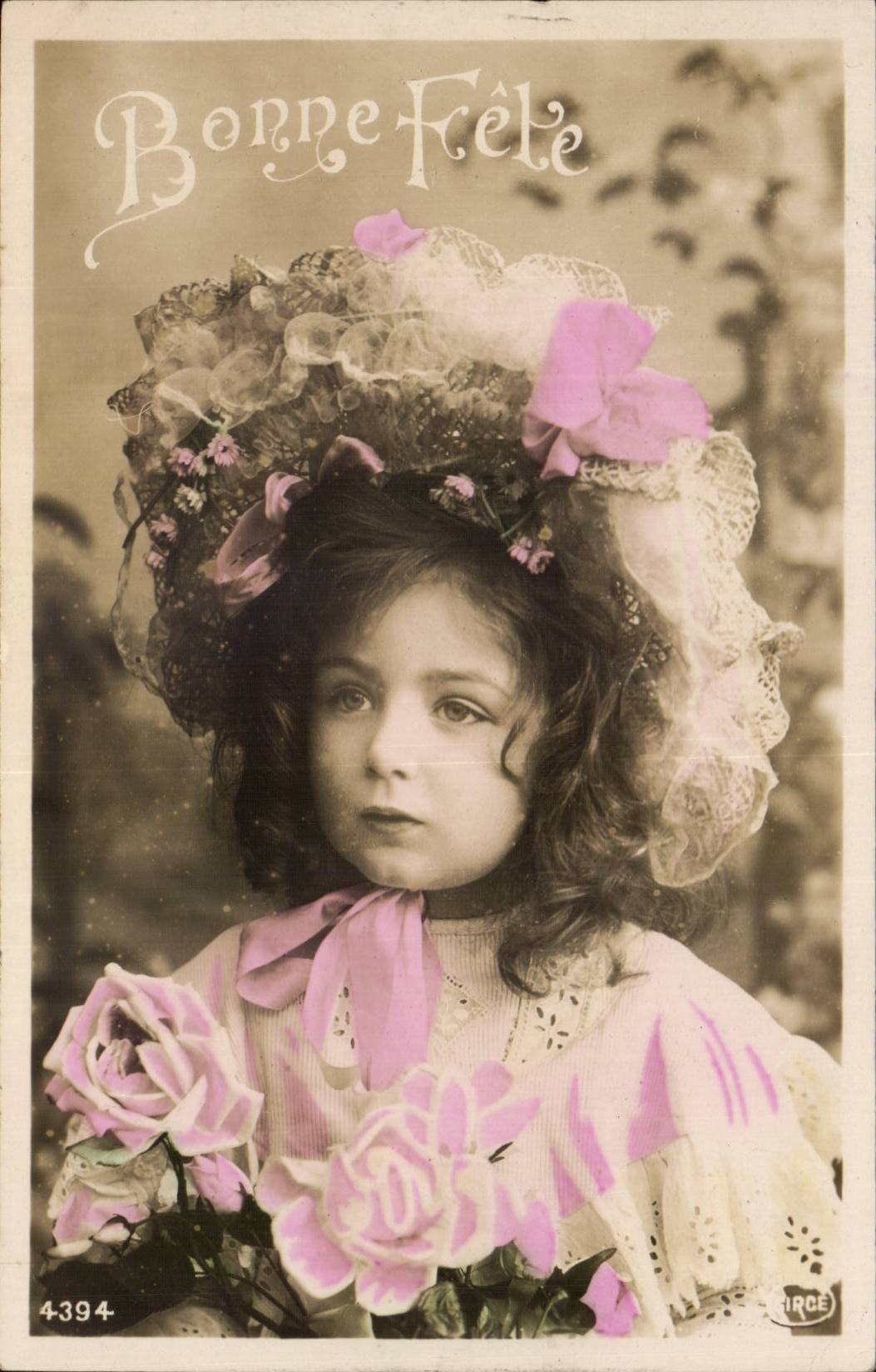 Fantasy - Good Festival - Gives birth to adorable - darling girl with curly to hate - CPA