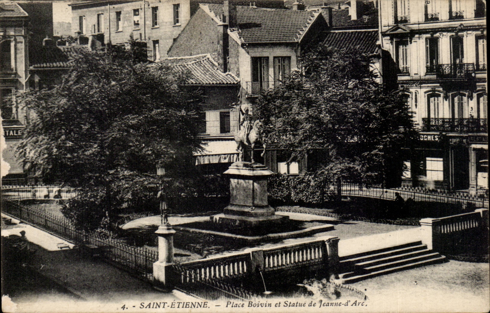 Saint Etienne CPA Places Boivin and Statue of Jeanne of arc