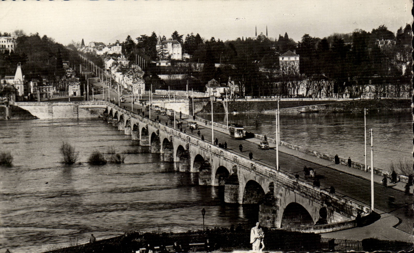 Tours CPA Le pont wilson La tranchee