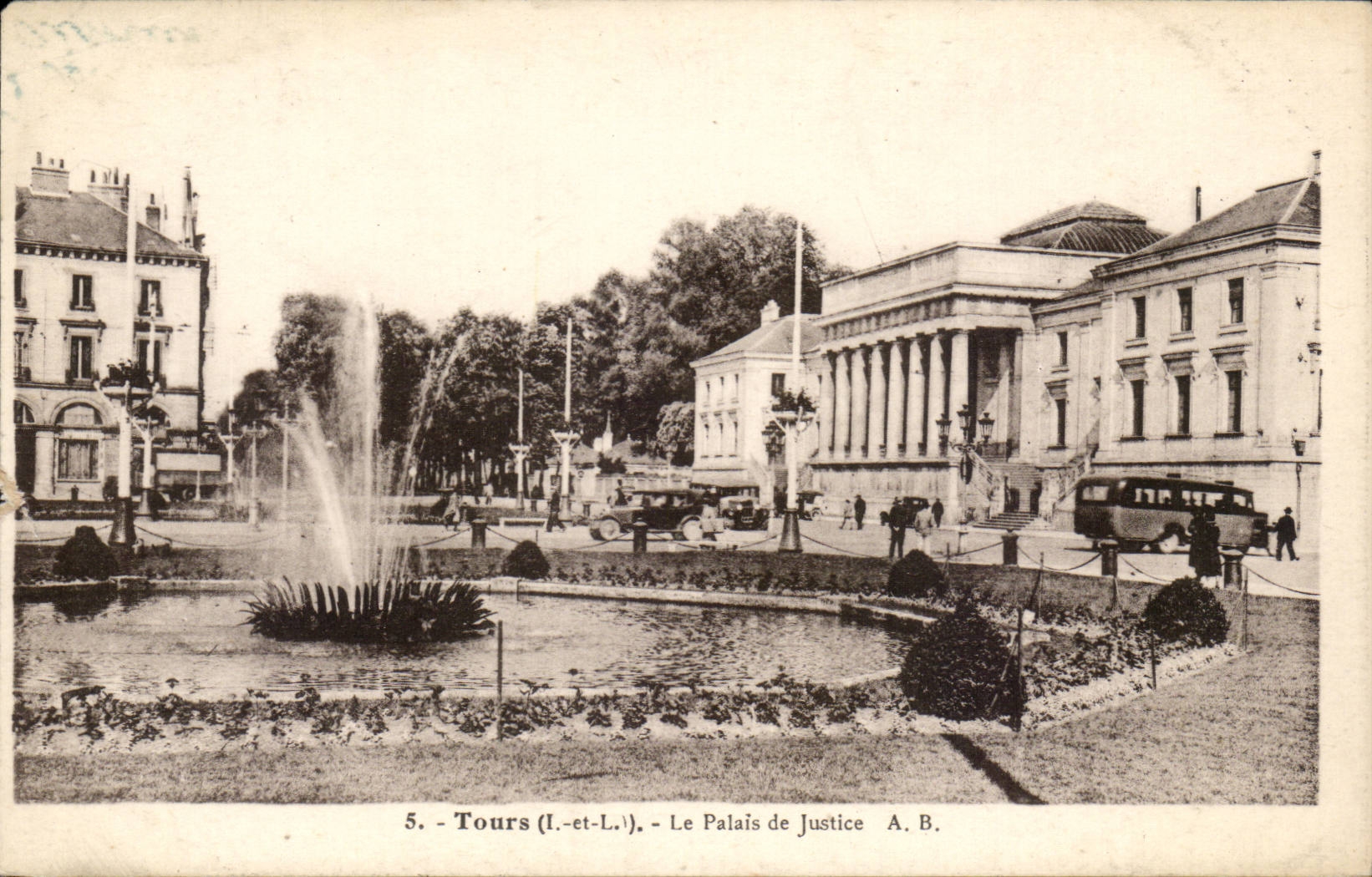 CPA Tours Le palais de justice
